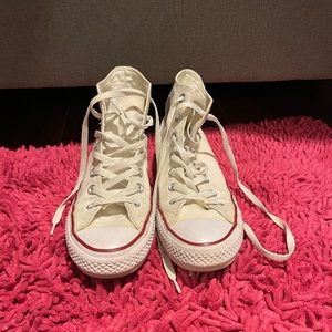 WHITE HIGH TOP CONVERSE